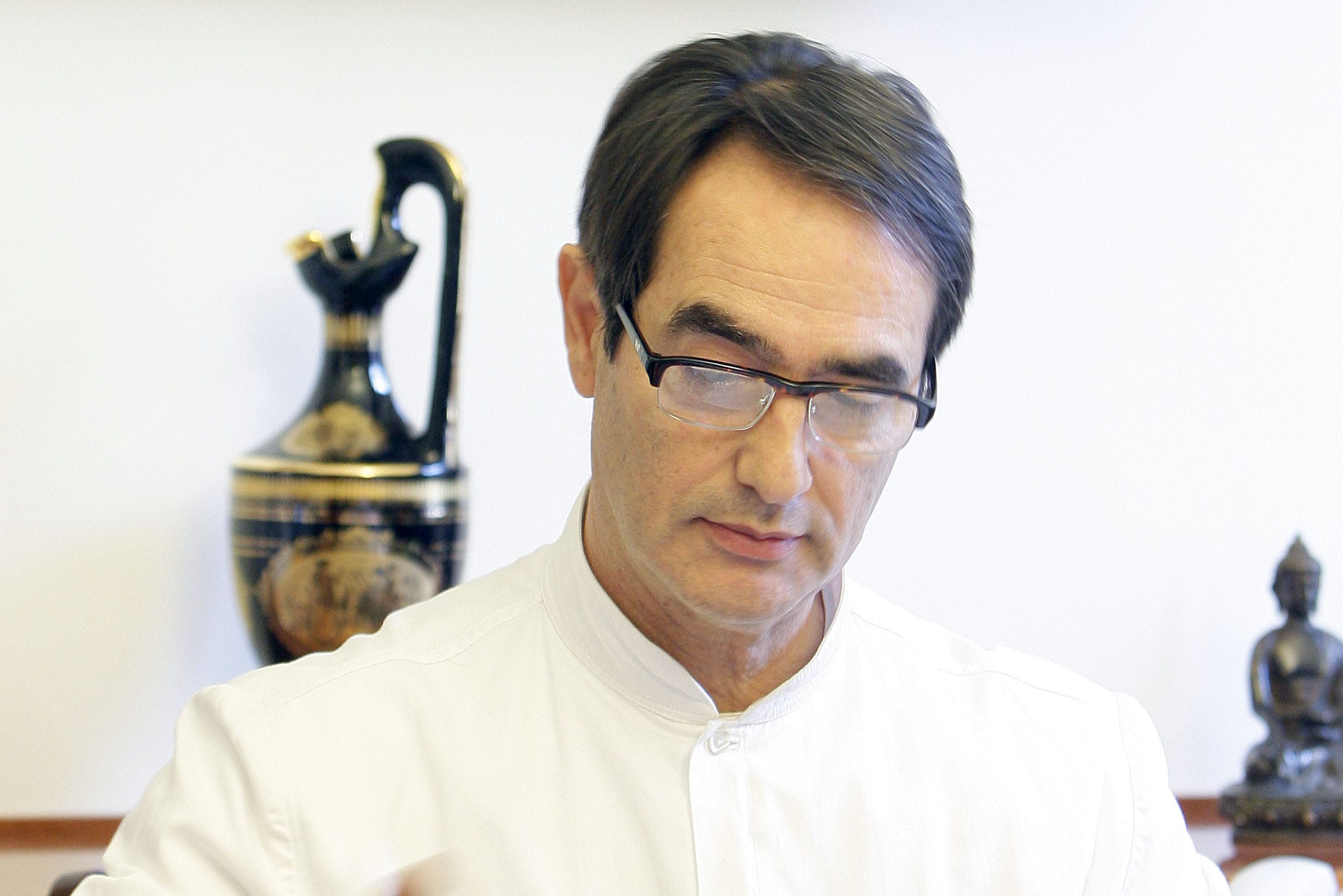 Dr. Mura